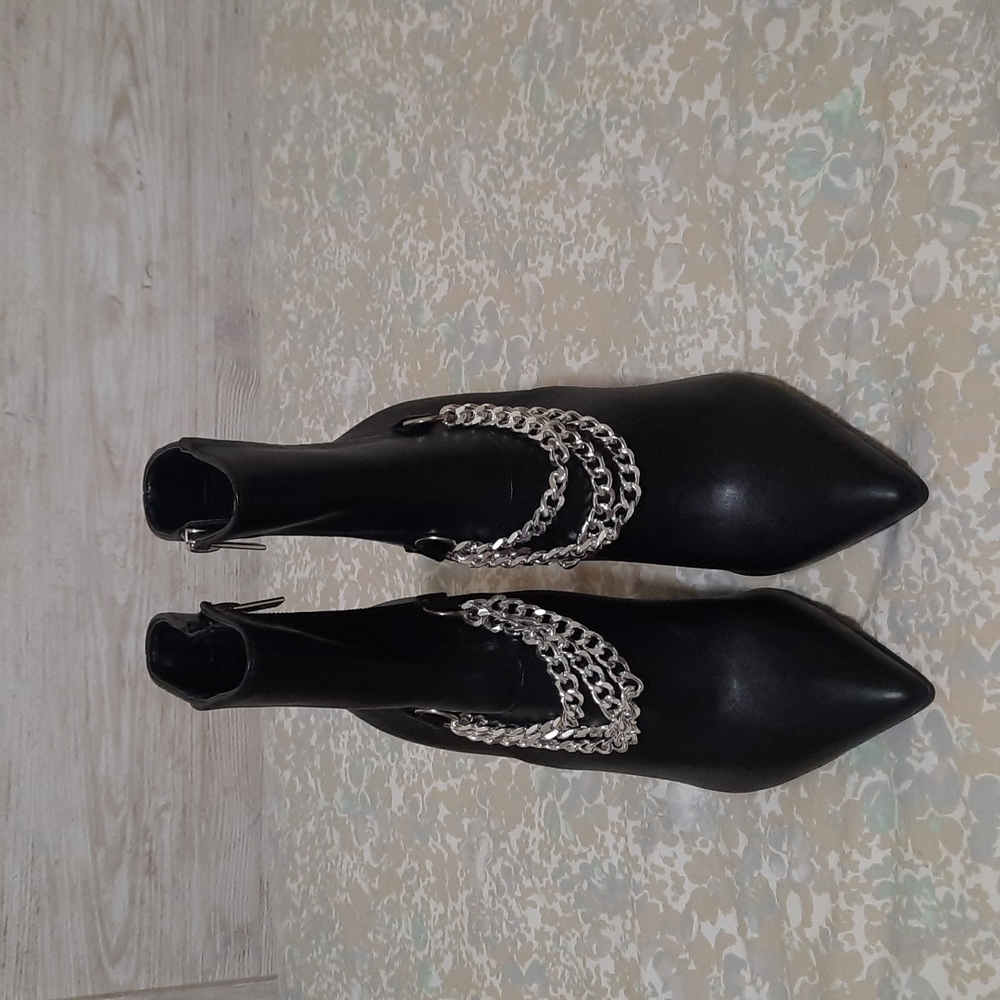 New Black Chain High Heel Ankle Boots Size 7